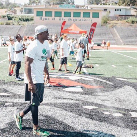 ICAN_Foundation's tweet photo. .@Pierre_Thomas supporting @ReggieBush's Camp in Southern California. #reggiebushweekend https://t.co/JL4Ch4DomR