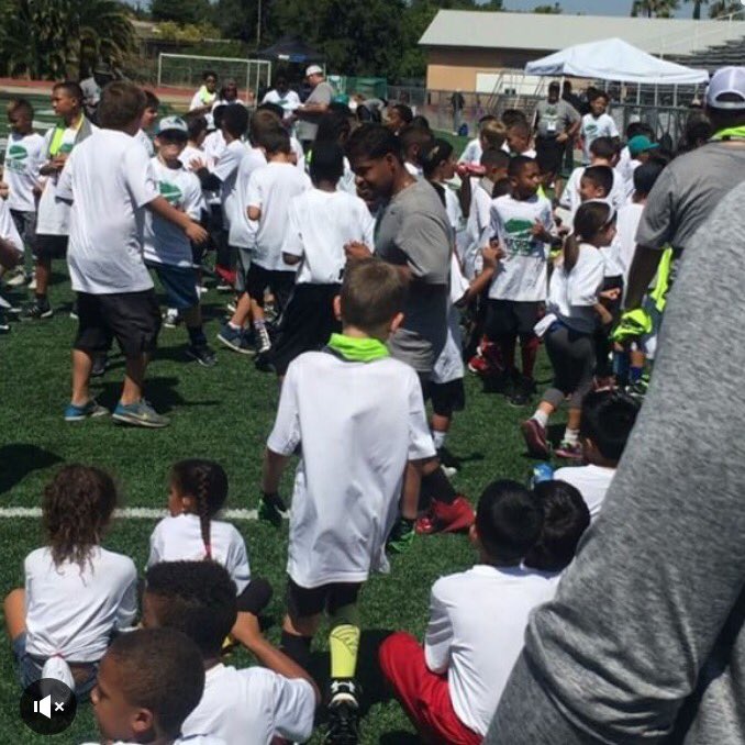ICAN_Foundation's tweet photo. .@Pierre_Thomas supporting @ReggieBush's Camp in Southern California. #reggiebushweekend https://t.co/JL4Ch4DomR