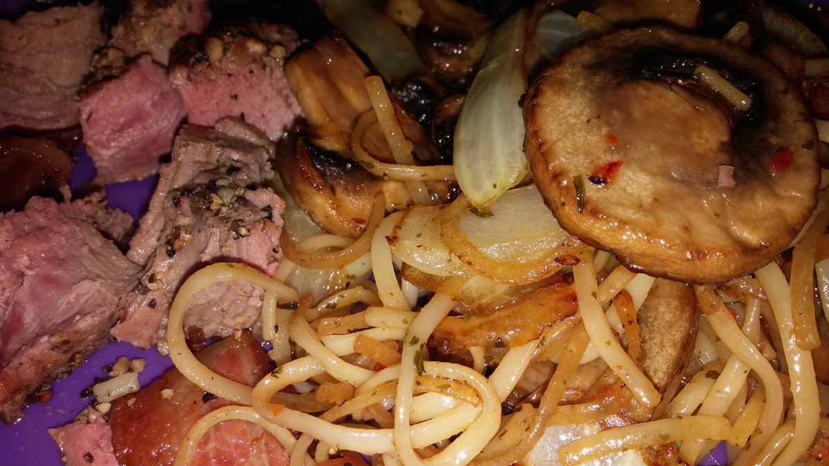 StaceAMx14's tweet photo. Steak, mushrooms, onions, noodles n bacon with a lil butter! #wabeef its whats for dinner! https://t.co/R3xYdF6hKg
