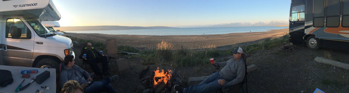 Mary_ElaineJ's tweet photo. This is the life #Homer #AlaskaSummer #SeaKayaking #thefuncontinues #bestfriendweek #saltydog #halibut @laurenkole https://t.co/UbImfCisBb