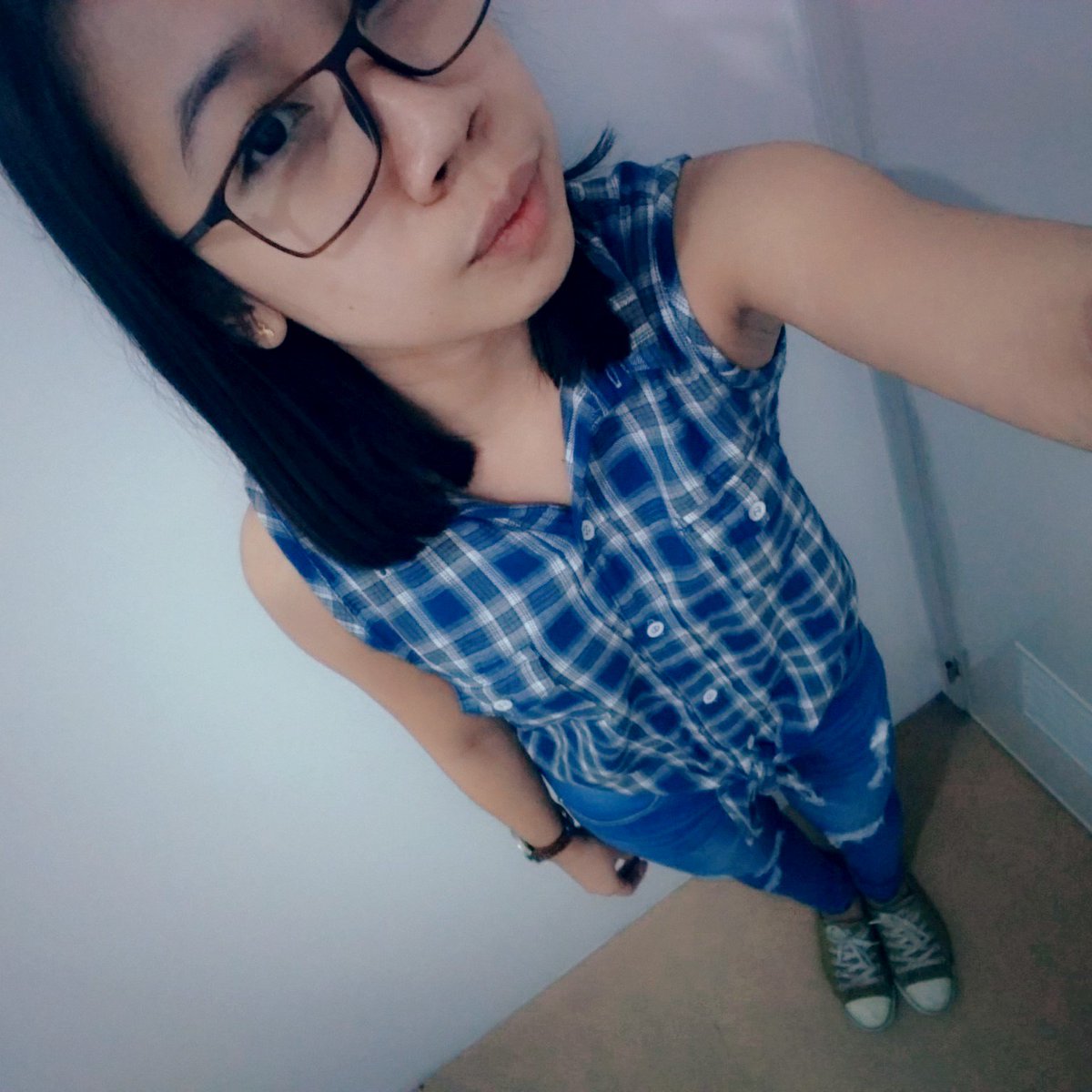 carleaaa's tweet photo. Corners. #checkerd #blue #ootd #Saturday https://t.co/CwrCEGFcoq