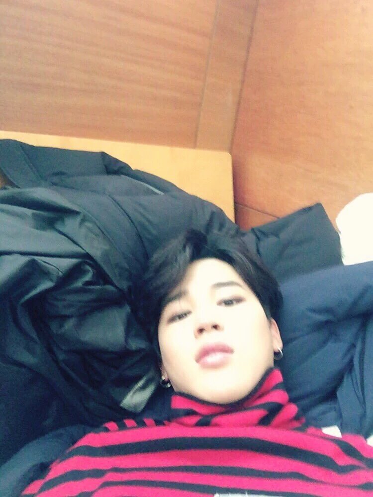 ARMY_CAMEROUN's tweet photo. [TWITTER] [160715]
😑
#JIMIN https://t.co/HelMaAptY6