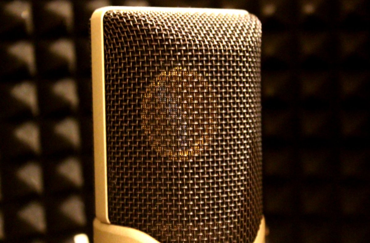 GoldVoices's tweet photo. GOLD or SILVER? You decide... https://t.co/KNjzpJ5a6J 
#commercial #videogames #radio #comedy https://t.co/kOuJPtLUQa