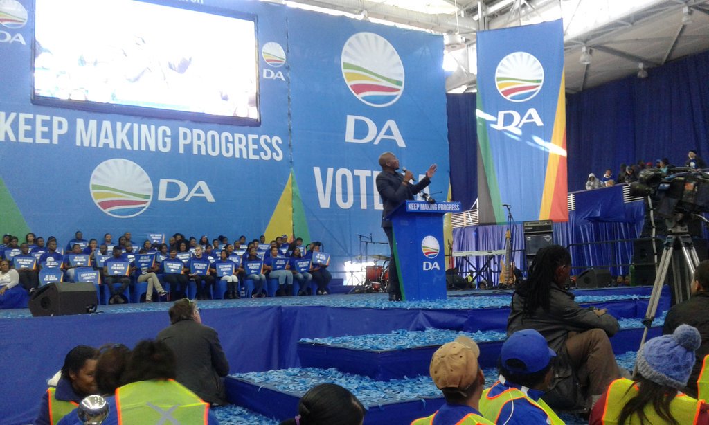 Our_DA's tweet image. Vote for jobs, reject corruption and chaos - @MmusiMaimane #KeepMakingProgress

FULL SPEECH: bit.ly/29DIRGs