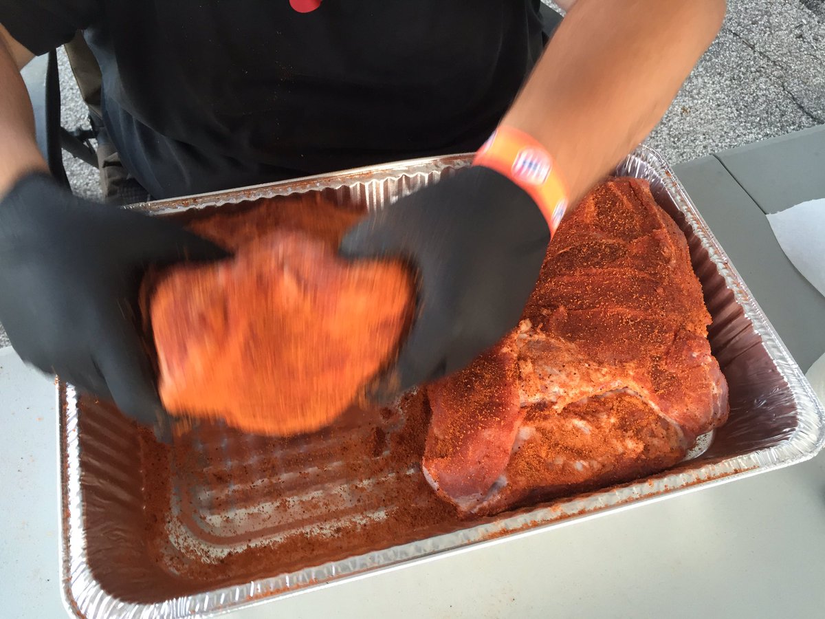 NeverEasyBBQ's tweet photo. Rubbing that pork butt! #dembbqboyz https://t.co/h1OQ3D3xFR