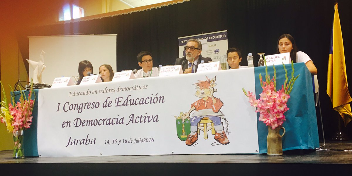 asdes08's tweet photo. #JarabaEducDem @JarabaCongreso , comienza la lectura del manifiesto infantil consensuado durante el congreso https://t.co/VqVoTTWVAp