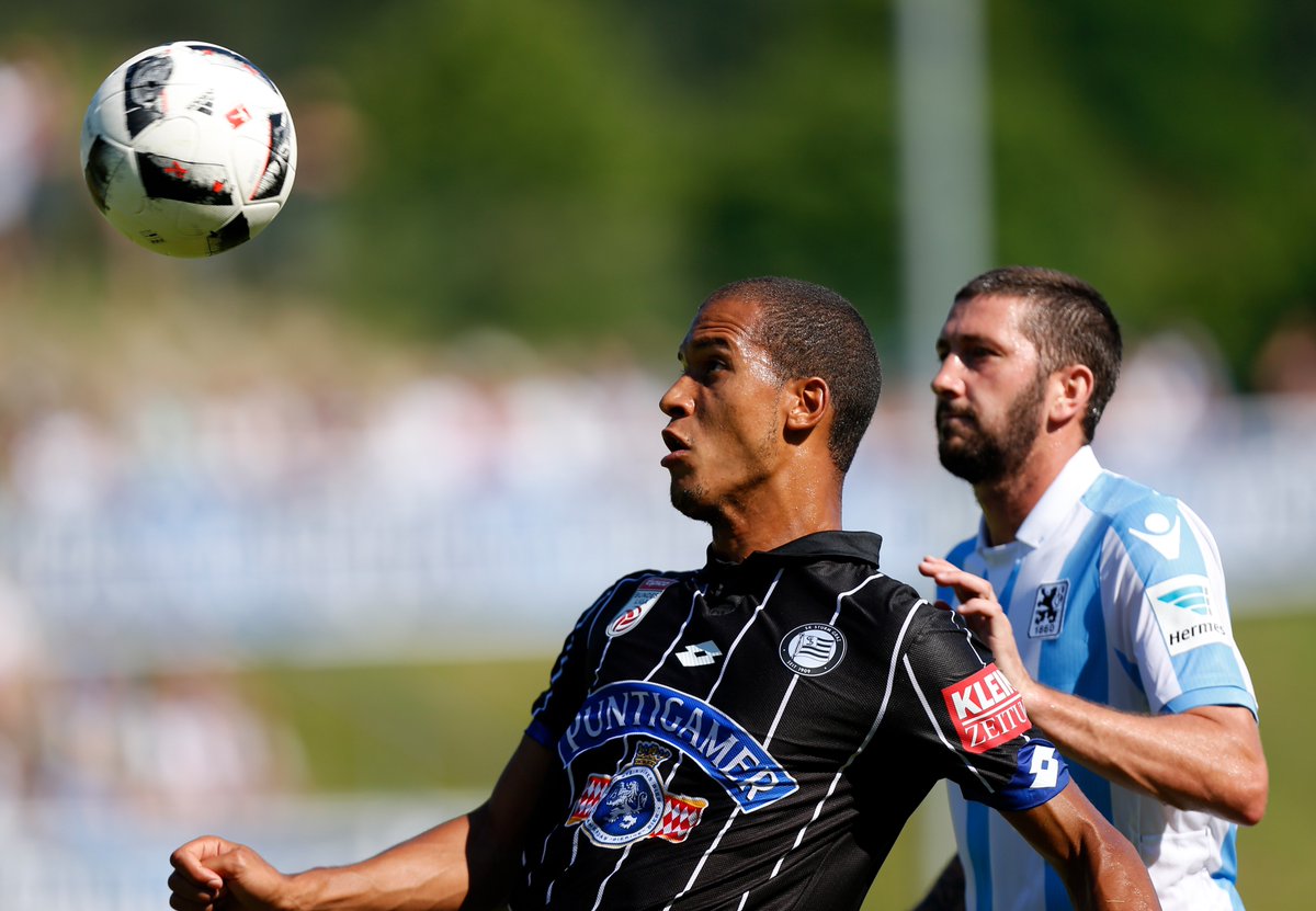 SKSturm's tweet photo. Aus ist's! Wir gewinnen das letzte Testspiel mit 3:2 gegen .@Coventry_City!
#sturmgraz #meineLeidenschaft #stucfc https://t.co/c5sxGIqmDr