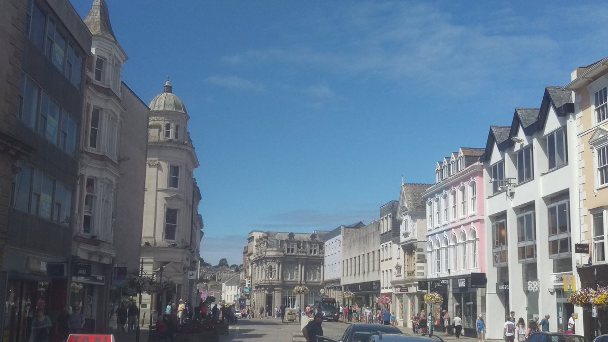 TruroHour's tweet photo. Shop local today in #Truro we've got some great shops and it's sunny! #TruroHour #Cornwall #shoplocal https://t.co/DId7UDWa2P