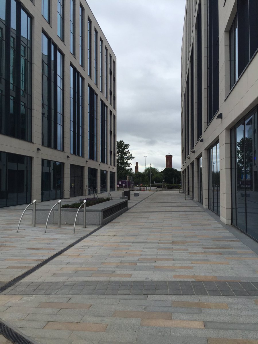 I think this place would benefit from another crhodesjoinery.com fit out! #watchthisspace ;-)