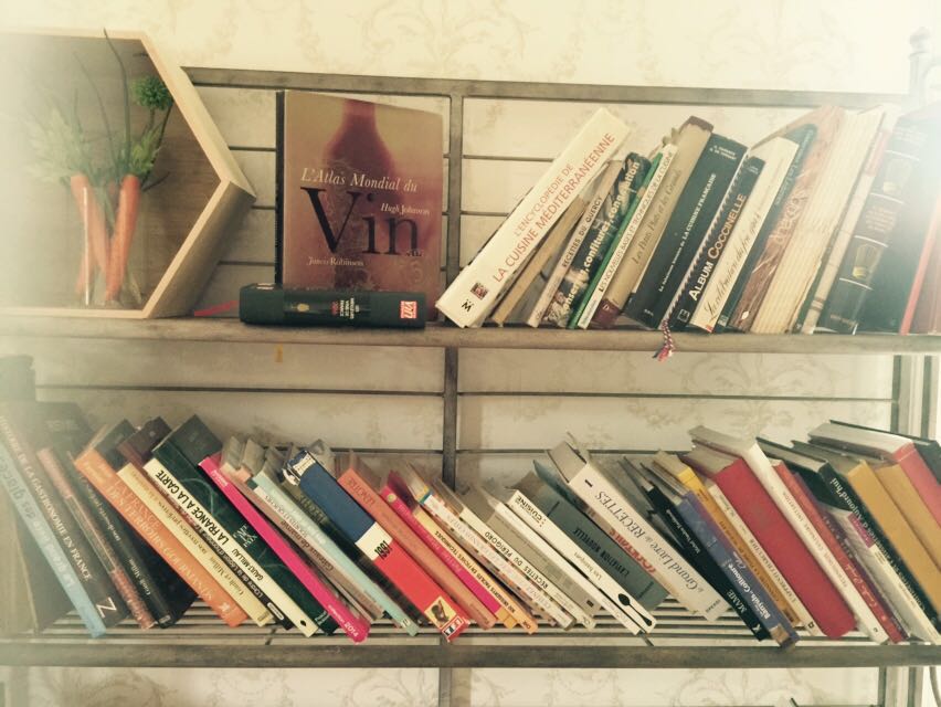 CPeters12345's tweet photo. Relaxing morning deciding which one to choose next #books #French https://t.co/zJESmWKtx1
