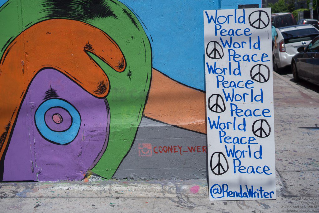 Bomb Wynwood &amp; World Peace Mural Tour at Gallery 212 Miami :: Photos by Anthony Jordon,… miamipublicist.wordpress.com/2016/07/16/bom…