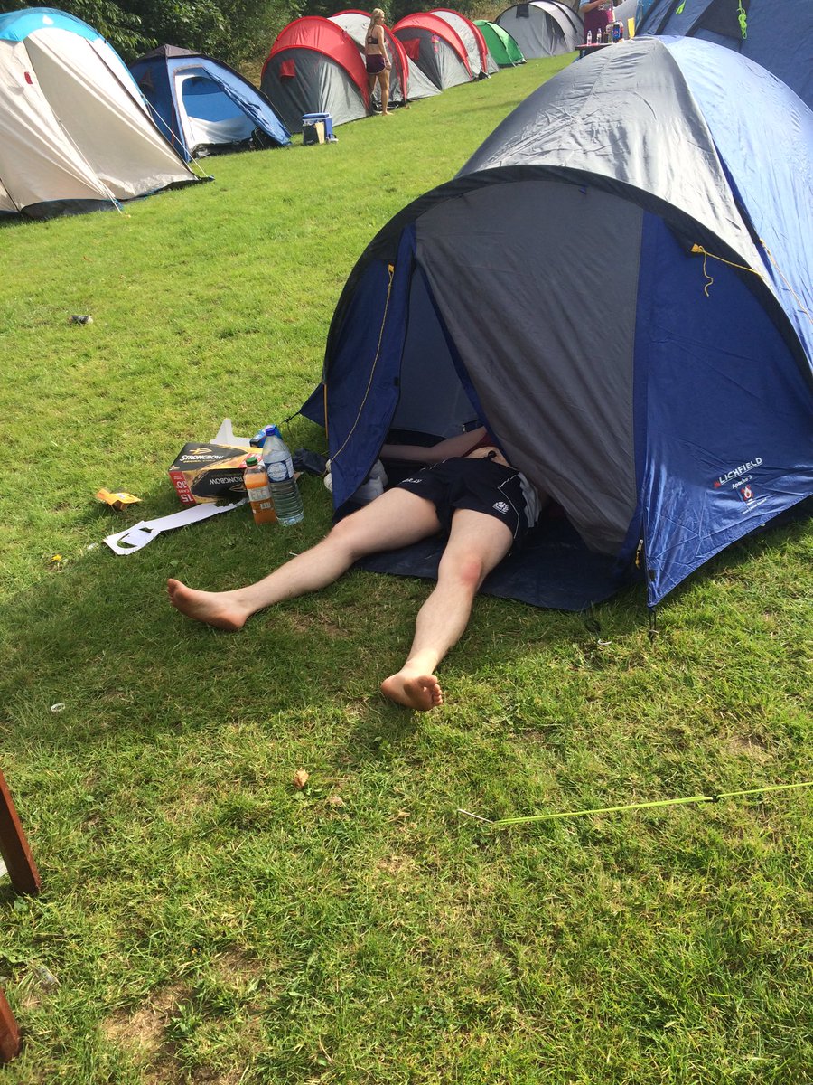 JockeysRugby's tweet photo. There might be some casualties from last night #fb7s @FatBloke7s https://t.co/nREd5ah4ks
