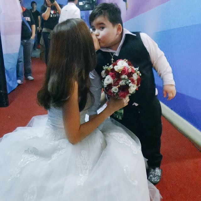 ALDENophileCLUB's tweet photo. #BasDub Saga lives on, and Richard will always be the 'third wheeling' in this one. 👶🏻👰🏻

#ALDUB1stAnniversary https://t.co/kIOiwA3jpp
