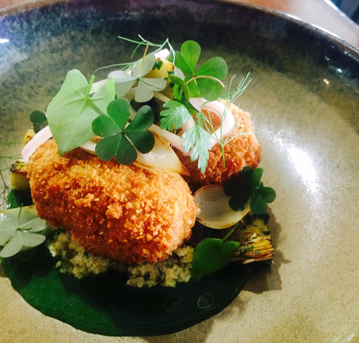 'Hearts and minds' .. Brains and artichokes.. Sorrel, gribiche #carringtonplace #publife