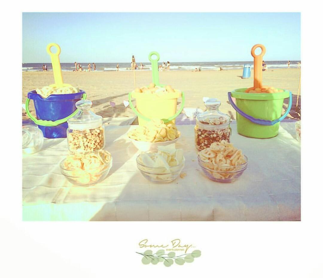 Ayer por la tarde cambiamos #lasmasiasdebodas por la #playavalencia para celebrar un súper cumple