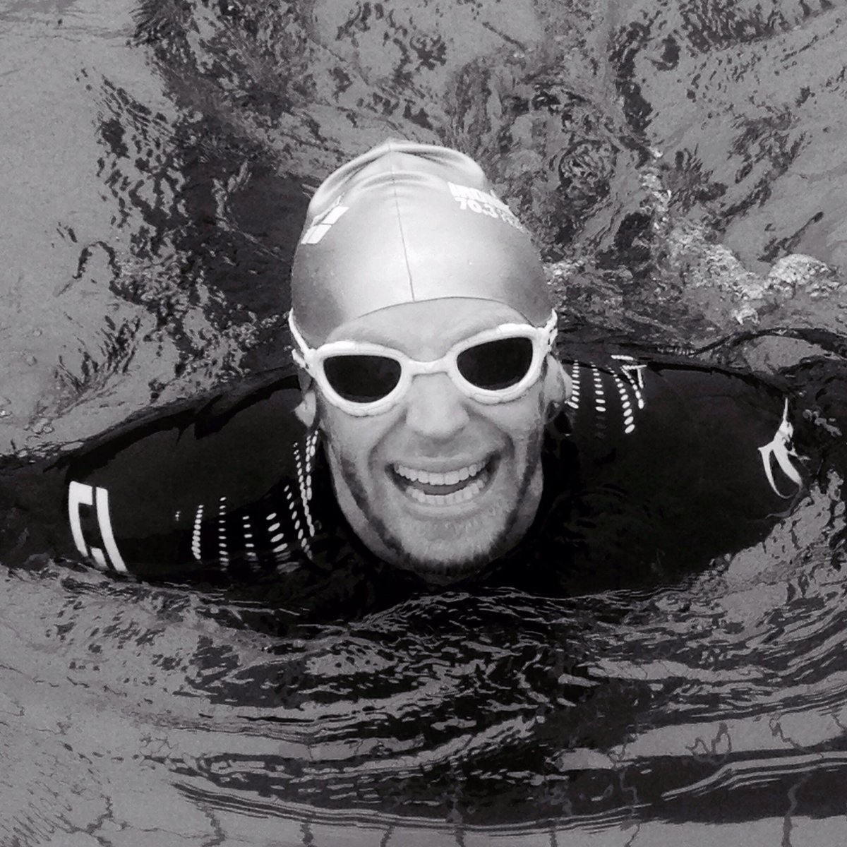 Rustig zwemmen op de dag voor het NK! 💦#raceready #training #swim #triathlon #team4talent #triathlonbroers