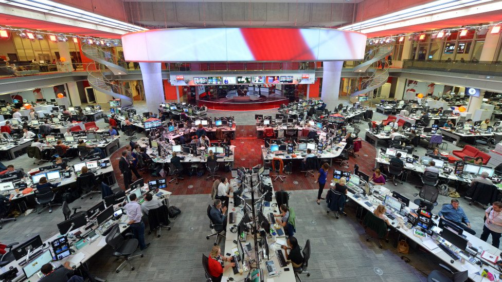 bbcpersian's tweet photo. برنامه‌های تلویزیون فارسی بی‌بی‌سی برای پوشش تحولات #ترکیه امروز یک ساعت زودتر،  چهار بعد از ظهر تهران شروع می‌شود. https://t.co/YF1fhzut5G