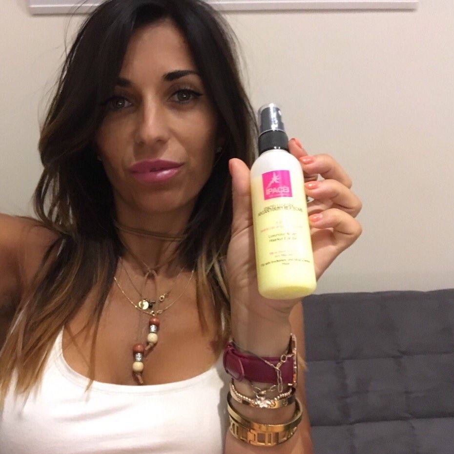 ANNASISTERPARIS's tweet photo. The BEST of for Queen hair @IPACEI 
#ipacei #argan #arganoil #bblogger #hair #hairgoals https://t.co/T9hksl5i9i