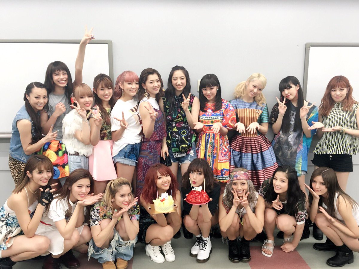 Dream__LDH's tweet photo. 「音楽の日」の出演が
無事に終了しました✨

ご覧いただいた皆さん
ありがとうございました！

楽屋にてBirthdayガールをお祝い✨Shizuka
#Dream_Aya #Happiness_夏恋
#Happy_Birthday https://t.co/0GesQC3JZ3