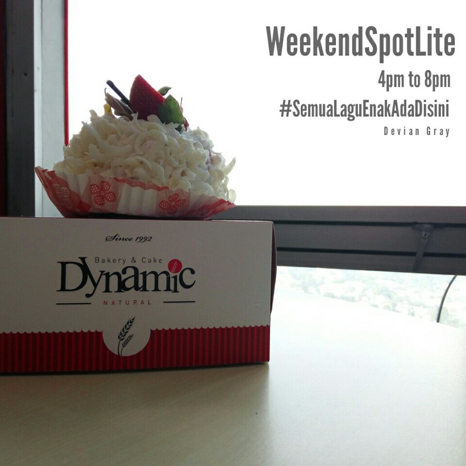 most1058's tweet photo. Happy birthday @DevianGray. Semoga panjang rambutnya, sehat badannya, dan lain-lain. Happy airing! #WeekendSpotLite https://t.co/RS2Z7PB6by