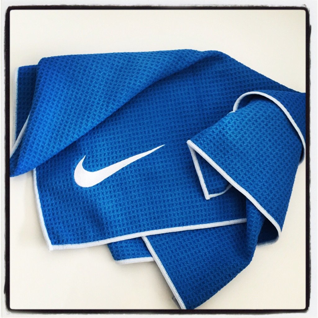 Runner_Health90's tweet photo. We have 4 cool @Nike towels up for grabs this weekend on our Instagram Page  @NikeRunnersCrew 💙 #nike #nikerunning https://t.co/8X9B6XVSAF