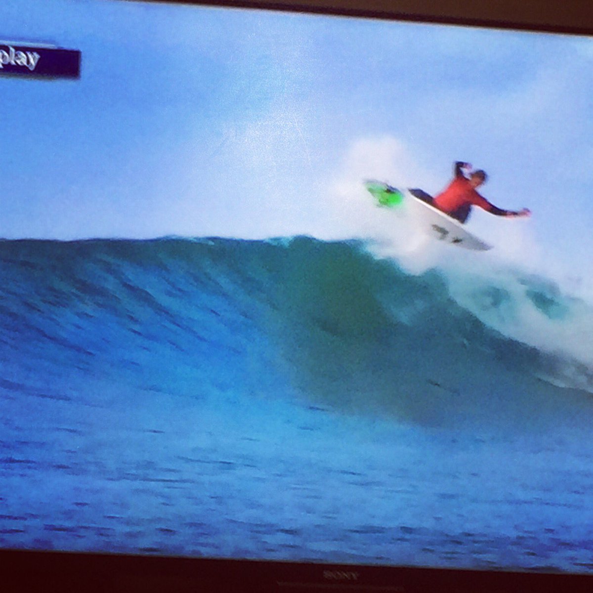 #johnjohnflorence looks like he might take the #jaybay final over #mickfanning .... Can mock pull it back???