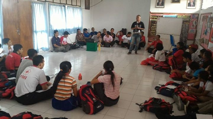 Sesi perkenalan Fasilitator/Pelatih <a href="/pmibali/">PMI Provinsi Bali</a> dlm rangka Jumbara Nasional VIII PMR <a href="/palangmerah/">Indonesian Red Cross</a>
