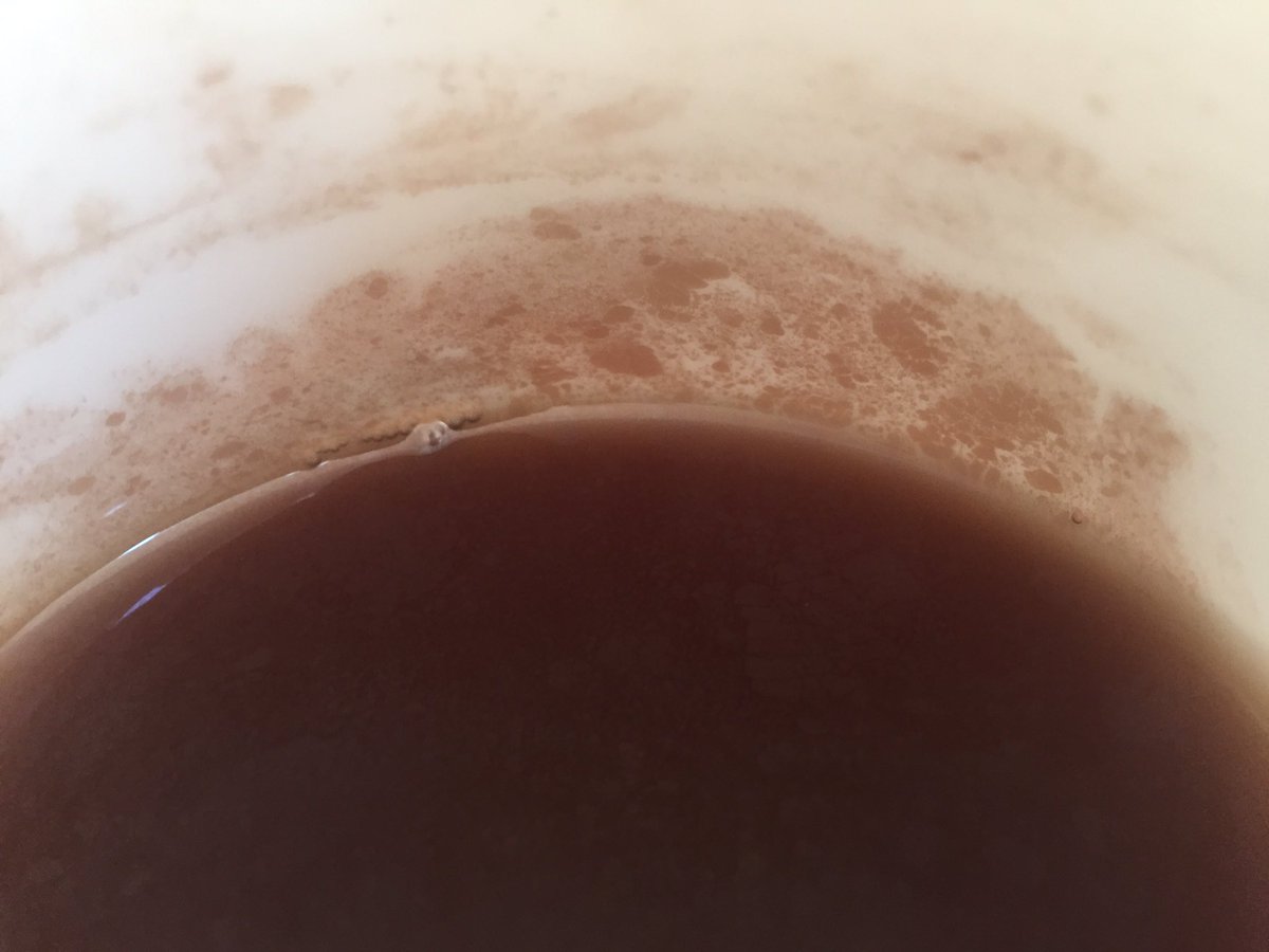 AthenaAktipis's tweet photo. Now that #EBECancer16 is over there's time for an experiment. Does adding milk to tea suppress yeast? @JoeAlcockMD https://t.co/gDj5zCRLzJ