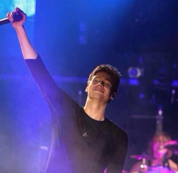 iSwag5SOS's tweet photo. #HappyBirthdayLuke
Can't believe ur already 20
Really hope u have a great birthday
We love u sunshine💕😘 https://t.co/GMwP7ZXQgQ