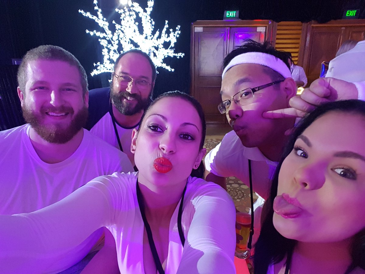 AScarvaci's tweet photo. The team #601 #vitacon16 https://t.co/Pkm02qFQBh
