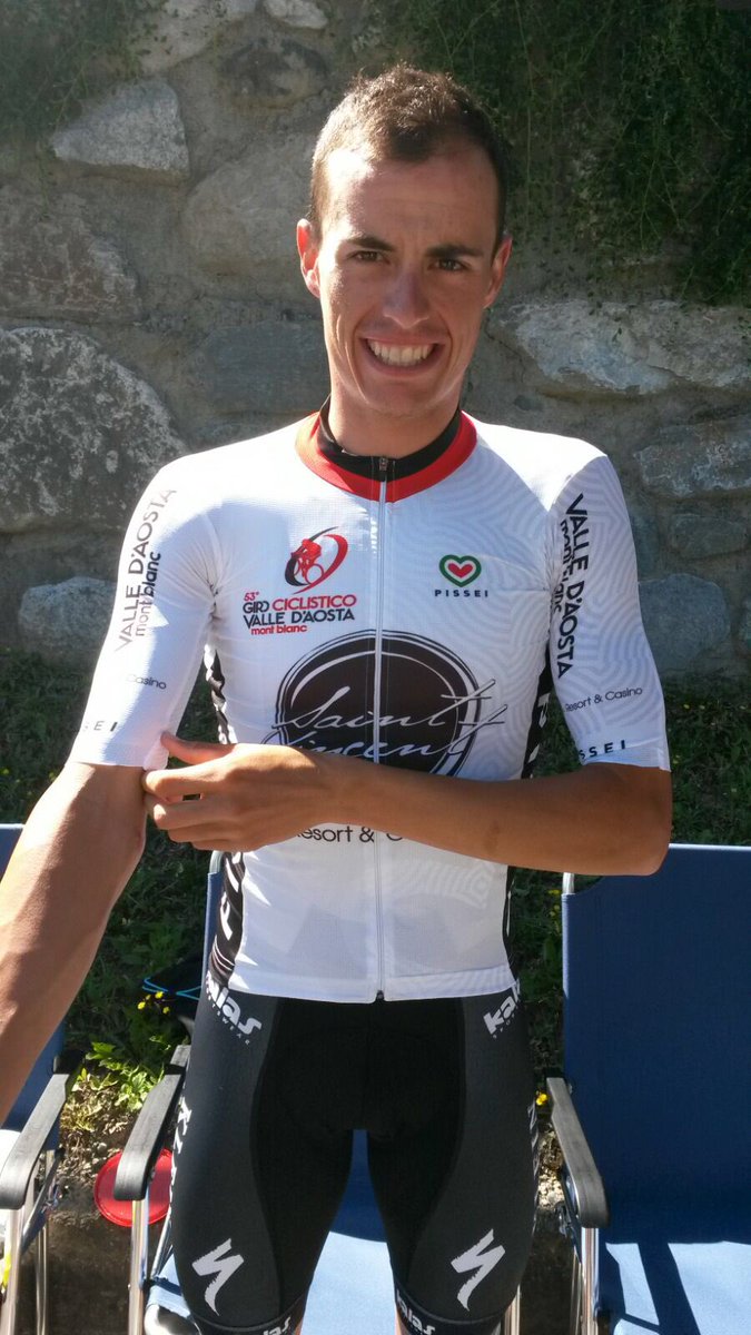 KleinConstCT's tweet photo. Jersey collection for today @GiroVdA #KleinConstCT #youngguns #futurestars @EnricMasNicolau @MaxSchnellste https://t.co/u8tFwKwf2x