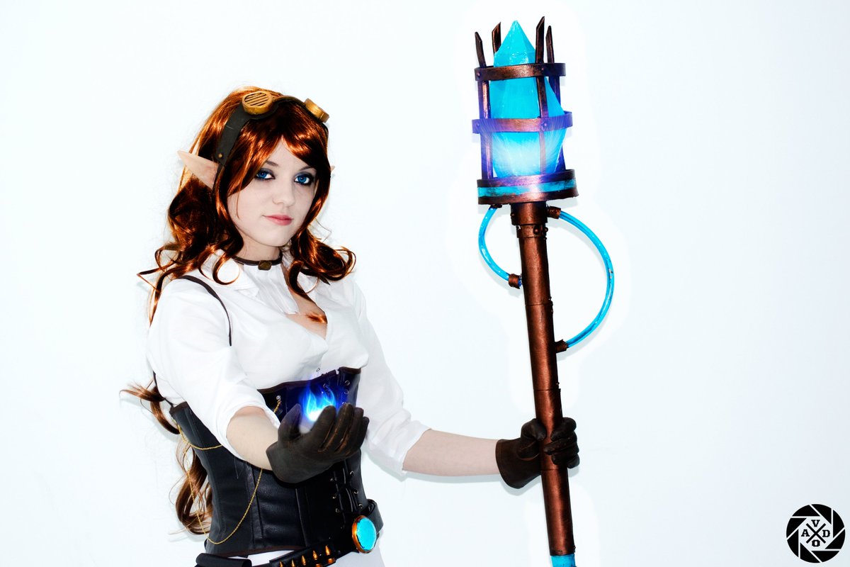 VOADxProjects's tweet photo. Janna (Hextech) [@LeagueOfLegends]
Cosplayer:@Shiroychi
Photo:@VOADxProjects
#Photography #Cosplay #GameBoss16 https://t.co/G18EIO5a7B