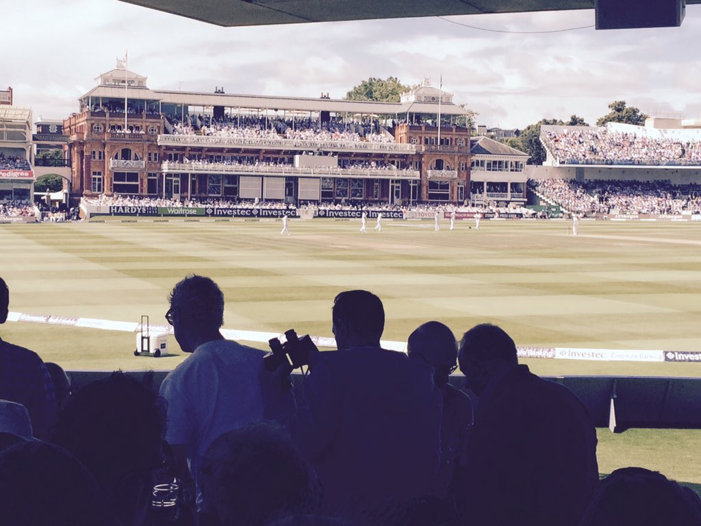 BPlayer1981's tweet image. Having a great time at Lords. Just about to tuck into my sandwiches courtesy of a very kind parent. #ASHStolords