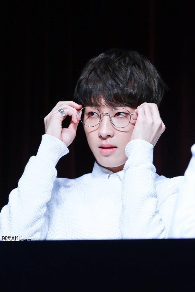 wonwoopictures's tweet photo. cr. dream chaser
#HappyWonwooDay
#전원우_복덩어리_생일축하해 https://t.co/mUsQc1UGgZ