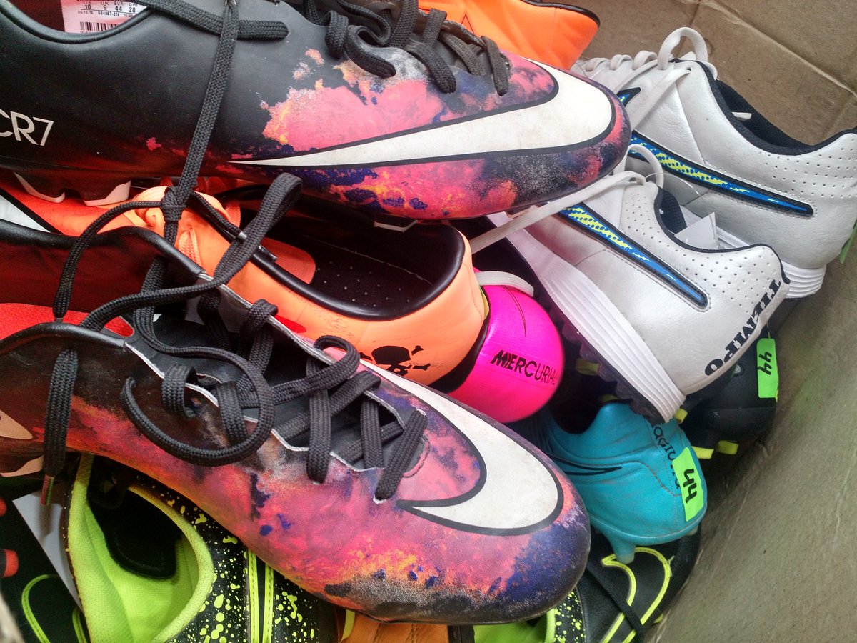 En el marco del cierre de la campaña #DescolgáLosBotines, #SanLorenzo hizo entrega del calzado a más de 90 chicos.