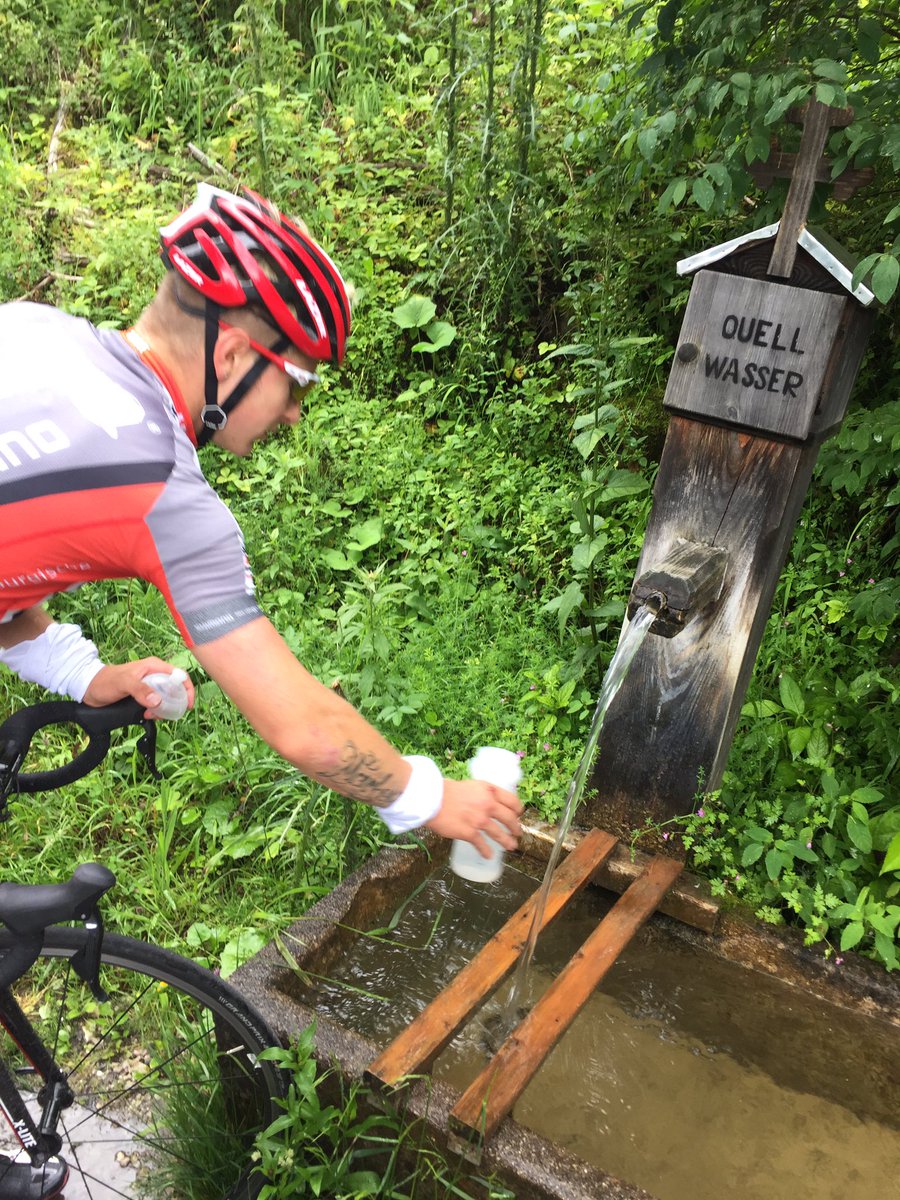 Filling up bottles before we Start w/ intervalls thinking of sherlockholes #krass <a href="/TeamBrandenburg/">LKT Team Brandenburg</a> thx for nice trip