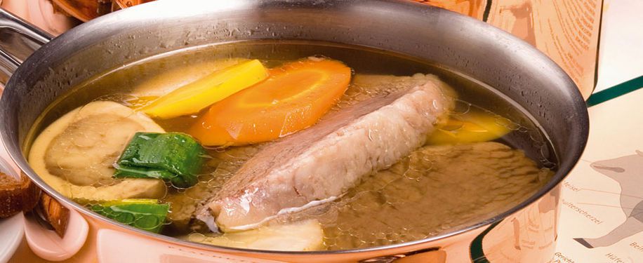info_plan_ja's tweet photo. 【グルメ】ウィーンで美味しい牛肉料理『ターフェルシュピッツ』を食べよう！ https://t.co/Dgk7NcVUXb  https://t.co/02PdNlVfRk #ぷらんジャで投稿してみた