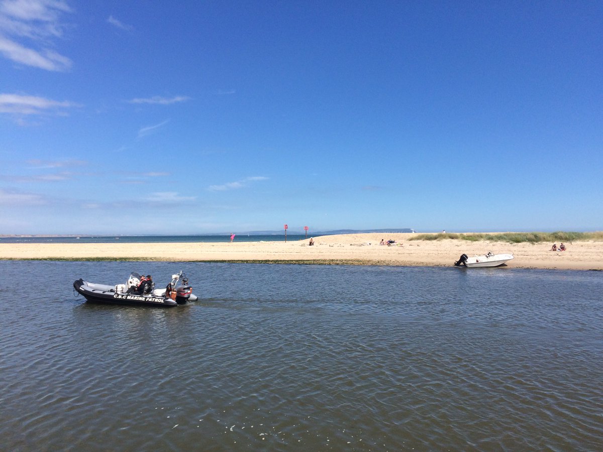 NatMurphy2012's tweet photo. Glorious day, blue skies, summers finally arrived ☀️☀️☀️ https://t.co/3UREnj1vVU