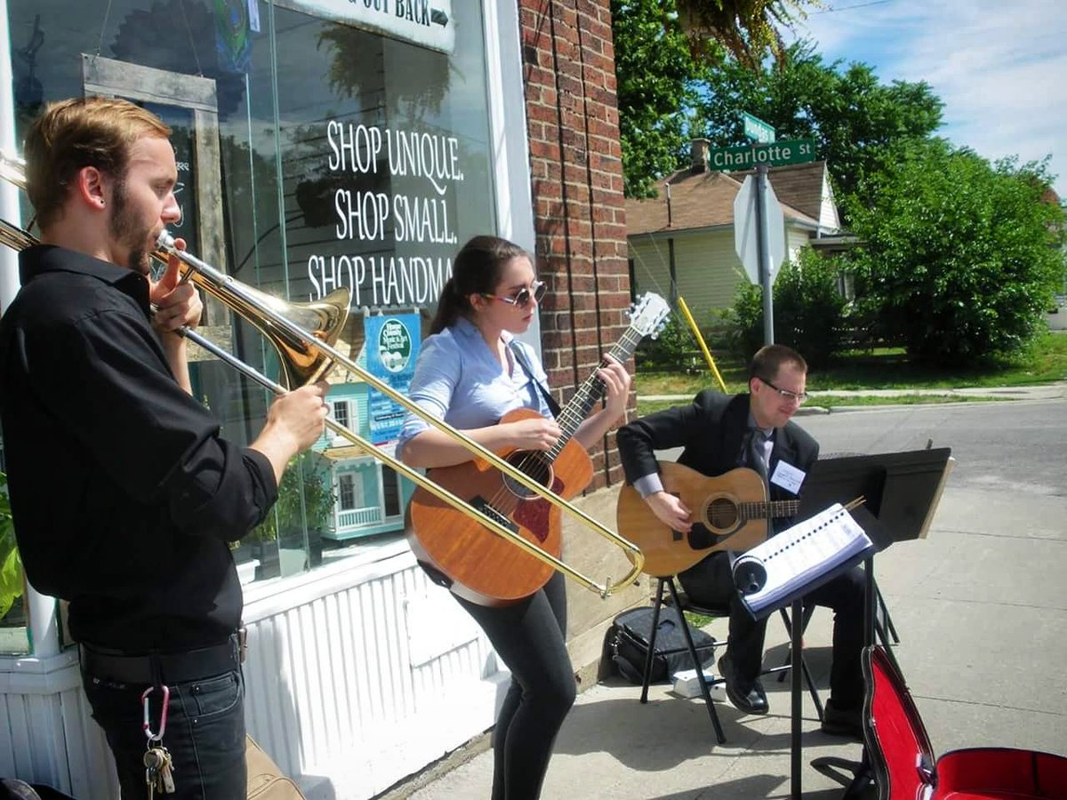 Thx #ldnartslive for letting us host #betweenthekeys. The bylaw enforcers haven't stole them. Yet  #ldnont #oevldn