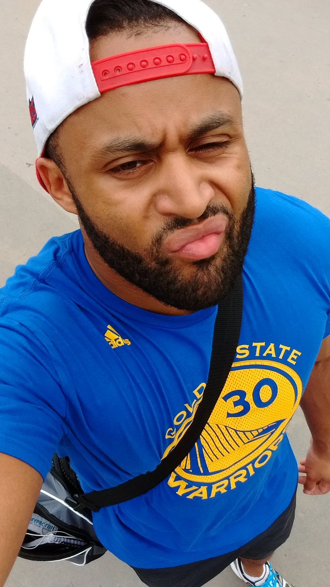 TheBigWavy_'s tweet photo. Repping #GoldenStateWarriors today and everyone wants to bred me. Gweh.
#NeverBredMe
#NoBakery
#SC30
#wavy https://t.co/SwtWG6OsZK