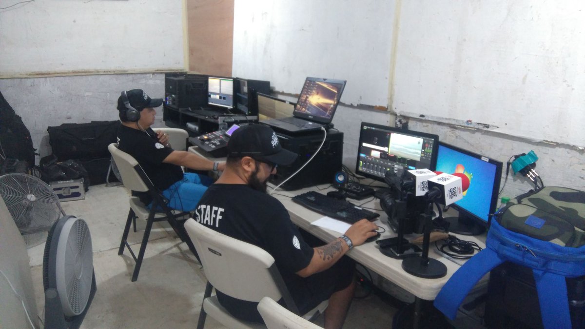 ExpressCastTV's tweet photo. Transmitiendo en vivo #VansSOA @vans_mx #vivesurf https://t.co/Jb8Psl7i4J