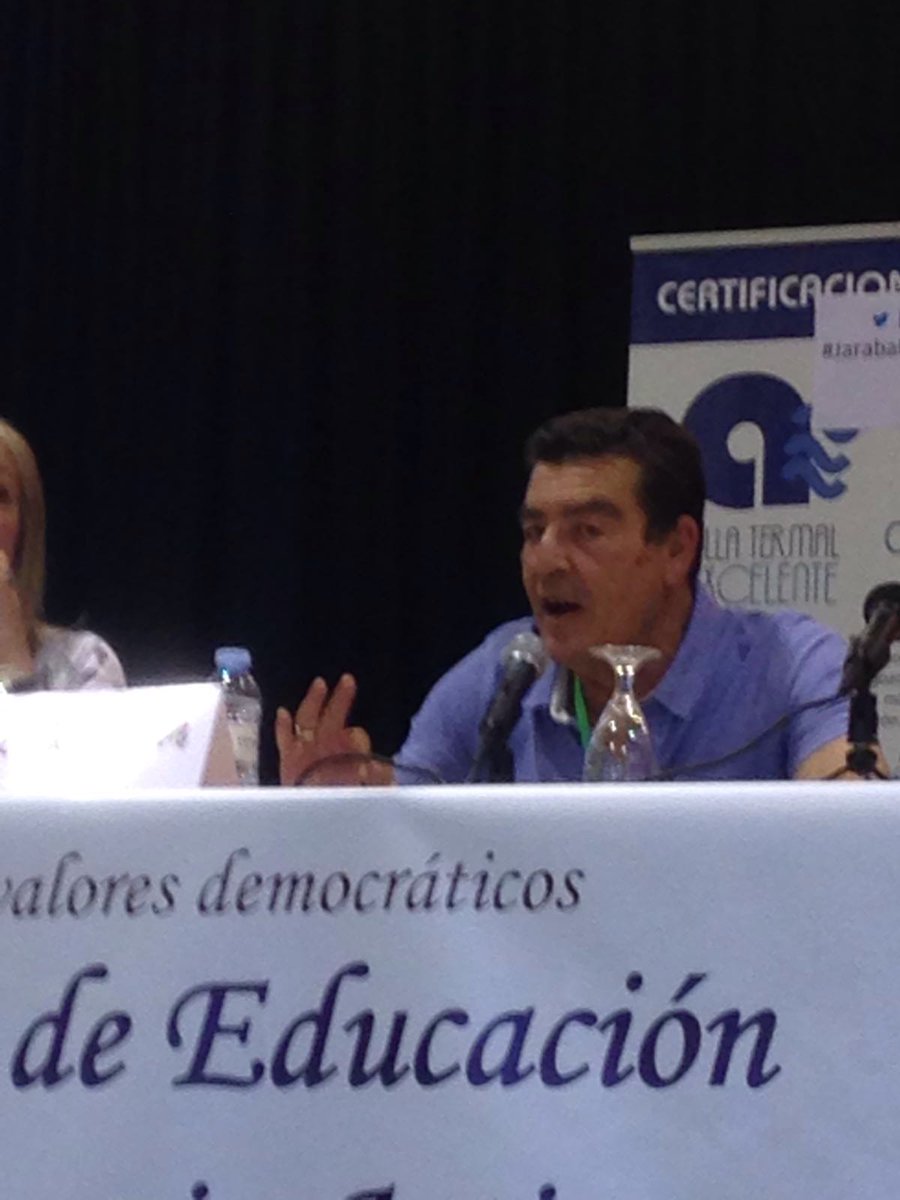 Aragonesista's tweet photo. Llenazo total para escuchar a Emilio Calatayud en la última jornada del @JarabaCongreso #JarabaEducDem @LeticiaZgz https://t.co/nW92cE5swc