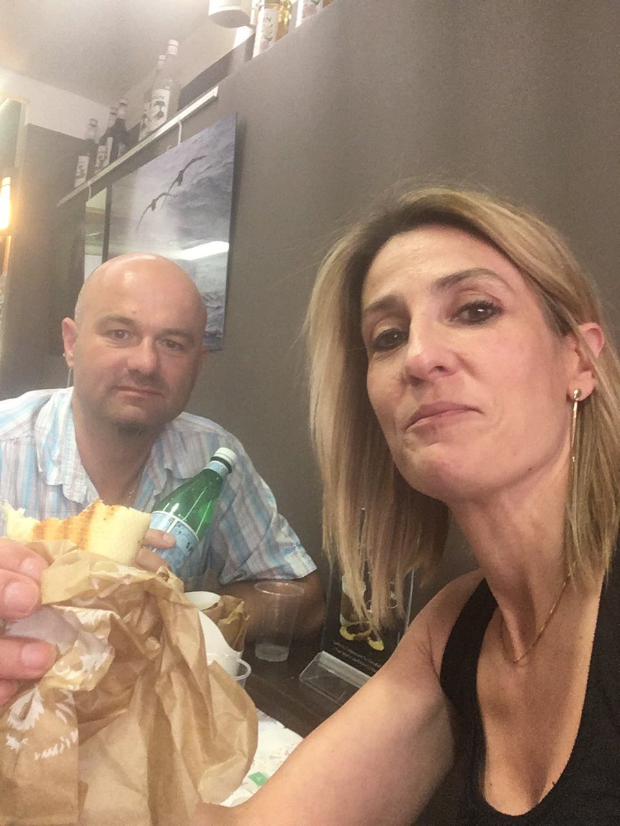 FrederiqueLr's tweet photo. @aalval77 sandwichs !!!! https://t.co/9fI0vkPrEn