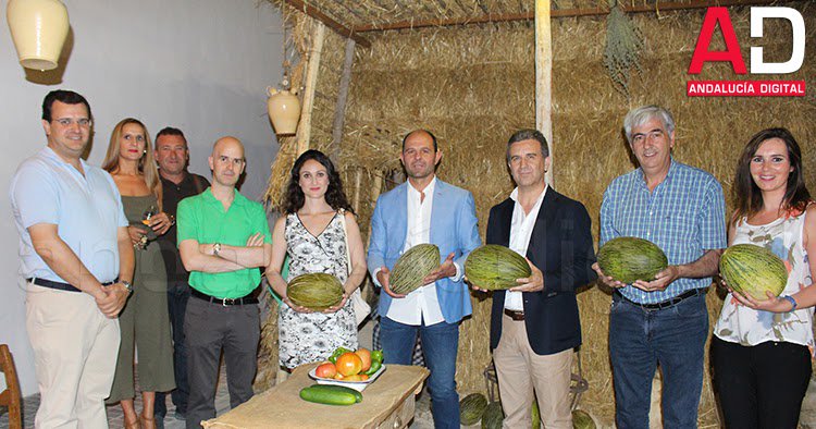 digimontalban's tweet photo. Montalbán rinde homenaje a las empresas locales del ajo y el melón en la cuarta edición de… https://t.co/Tc0JkOcZAb https://t.co/qqsP0SHhQj