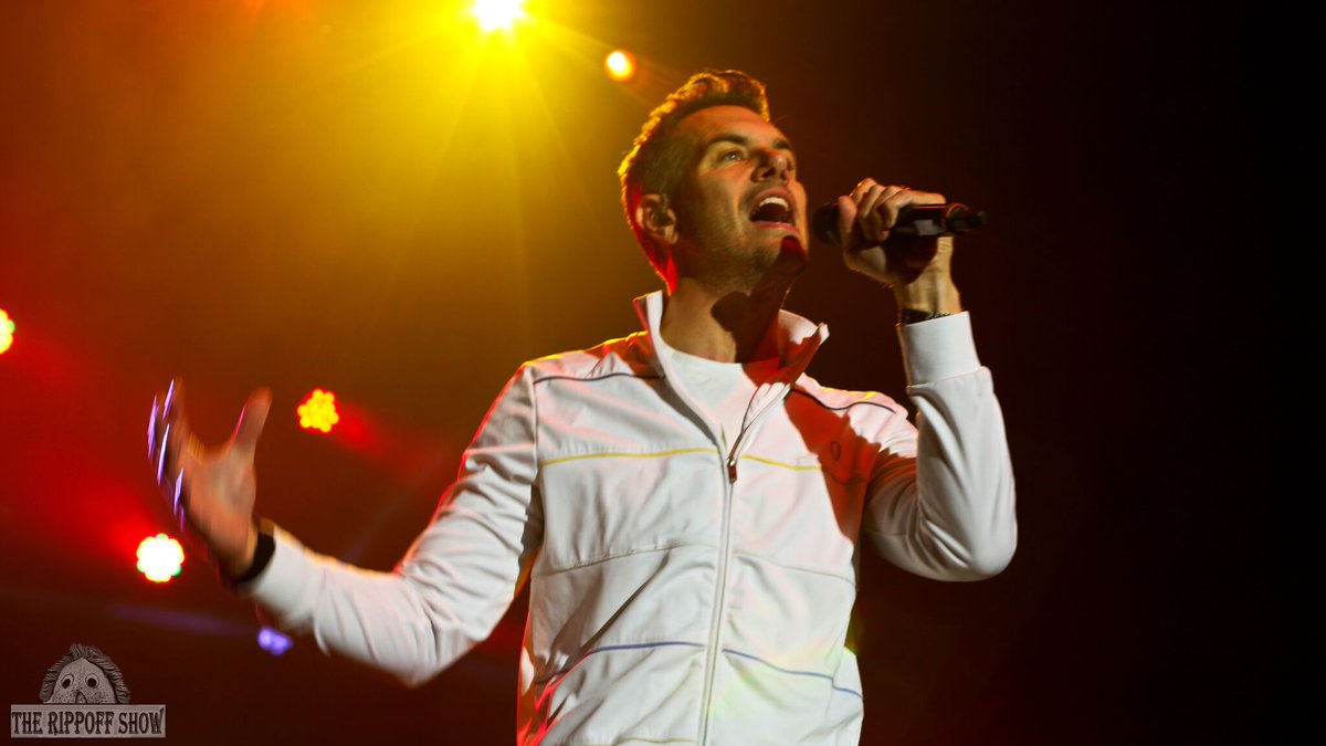 We had a crazy night with <a href="/311/">311</a> <a href="/matisyahu/">Matisyahu</a> and <a href="/koshadillz/">Kosha Dillz (BRING THE FAMILY HOME!)</a> in Chicago! Read the article here!
drunkoctopus.org/2016/07/15/311…