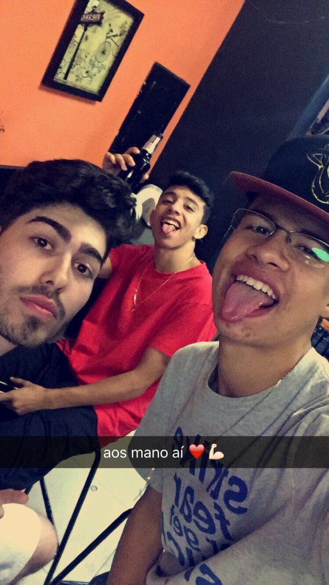 antoniojrr98's tweet photo. às vezes trocar ideia cm os amigos de verdade vale mais que qualquer role. 🙏🏻💪🏻❤️ #sofortalece https://t.co/F9oTdNhHWU
