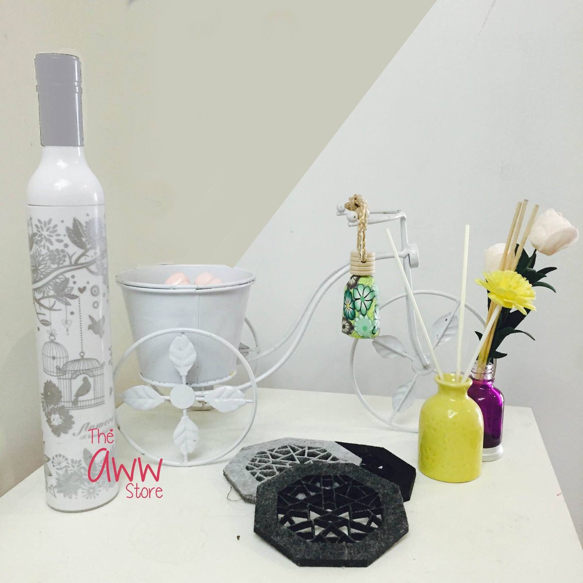 theawwstore's tweet photo. To make ur monsoon awwsome we have this another décor umbrella! Grab them now! #mumbai #MumbaiRains #MonsoonSpecial https://t.co/AZtVsav4tF
