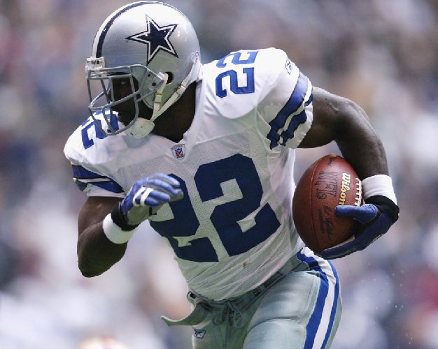 NovaDJordan's tweet photo. @NFLVR @BaxFootballGuru @AustinDJordan I vote for Emmitt Smith (@EmmittSmith22) as the @NFL's #22GOAT Player !! https://t.co/QBTly9Fcv9