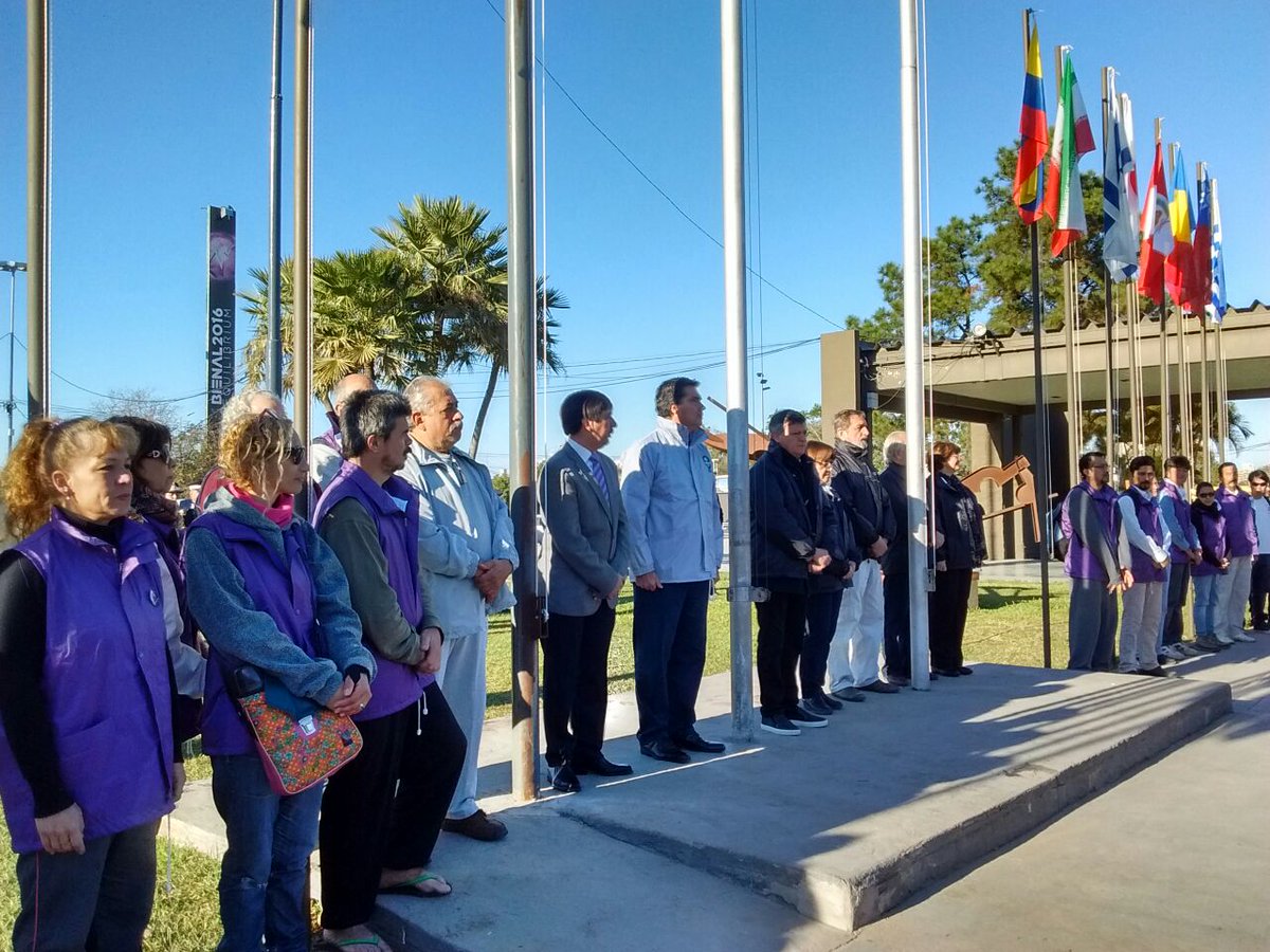 insturchaco's tweet photo. Se dio inicio a la #BienaldelChaco con el izamiento de banderas
#Turismo acompañó la ceremonia
#ChacoEsBienal https://t.co/0mSKoMweX5