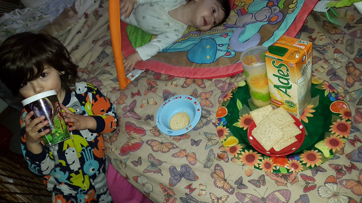 Sabado,  sin apuros y con mis  amores!!!! Alegria plena!   #AdesAyunarConEnergia <a href="/AdeS_Uruguay/">AdeS Uruguay</a> #naranja